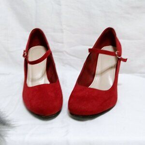 Bold Elegance: Deep Red Coutgo Wedge Heels - Like New
